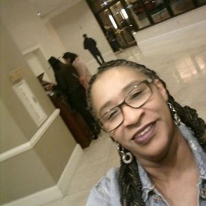 Meet your Posher, Yvonne